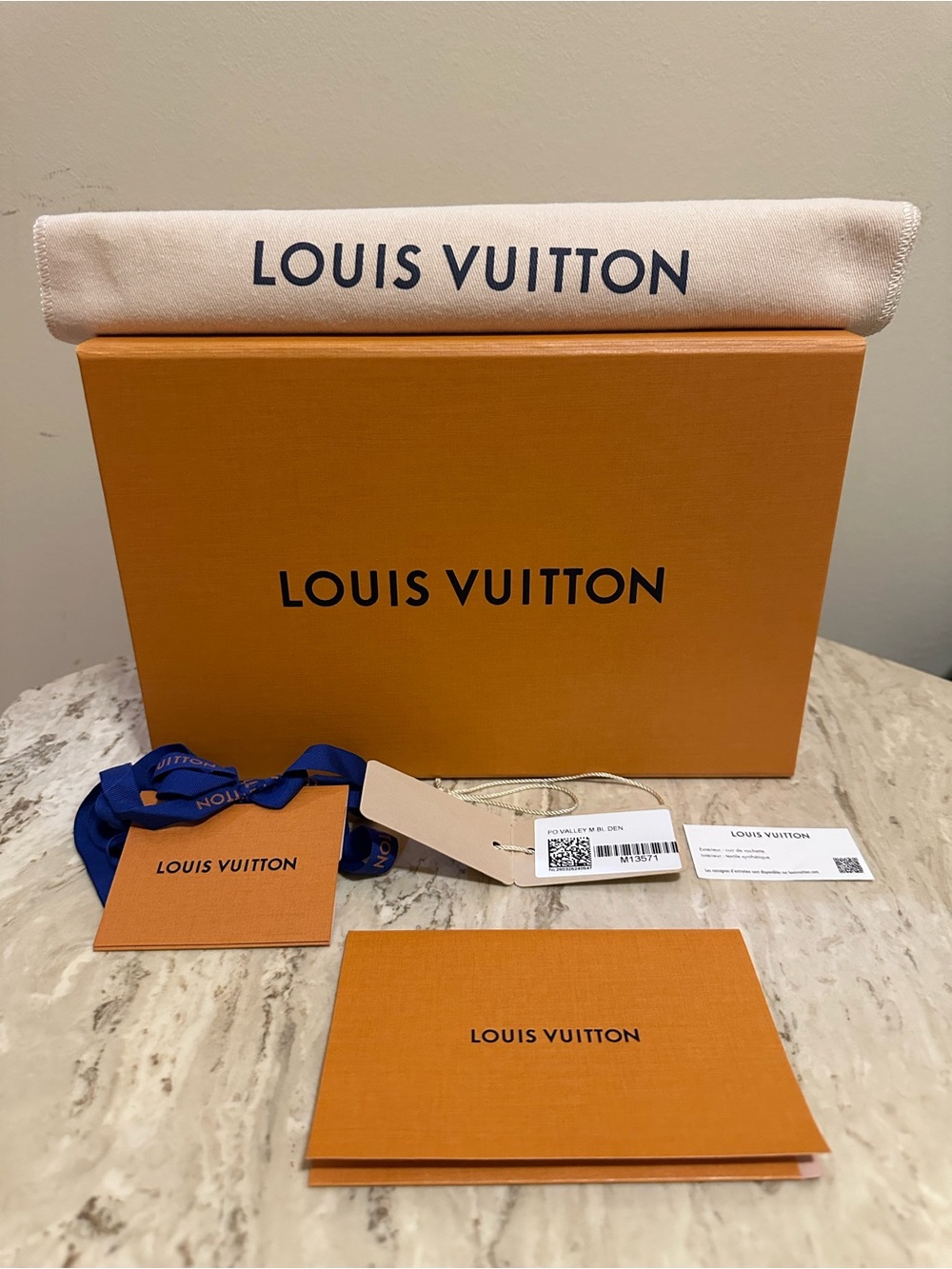 Louis Vuitton Pochette Valley in Denim Monogram - Picture 2 of 14